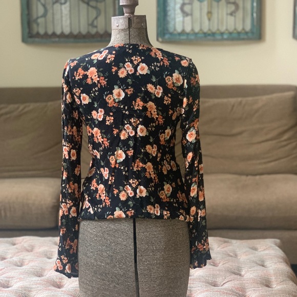 NWOT Design Lab Top - Picture 2 of 2